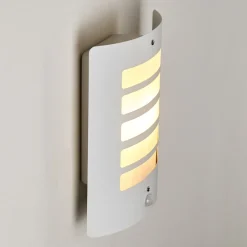 Applique Murale D'Exterieur Alslev Blanc, 1 Lumiere, Detecteur De Mouvement